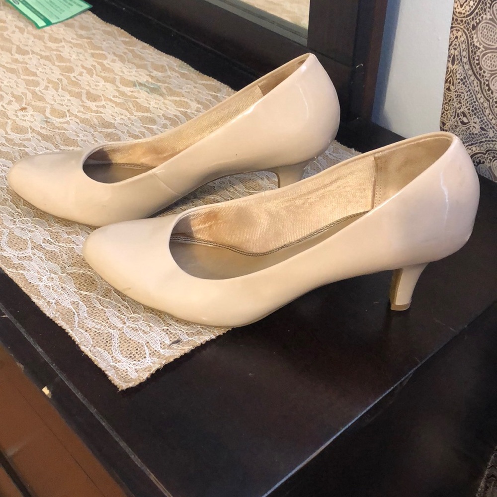 Heels - Picture 3 of 3